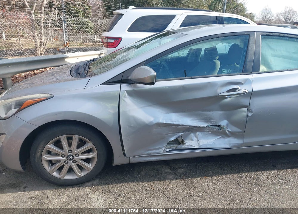 2015 HYUNDAI ELANTRA SE VIN: 5NPDH4AE2FH554325