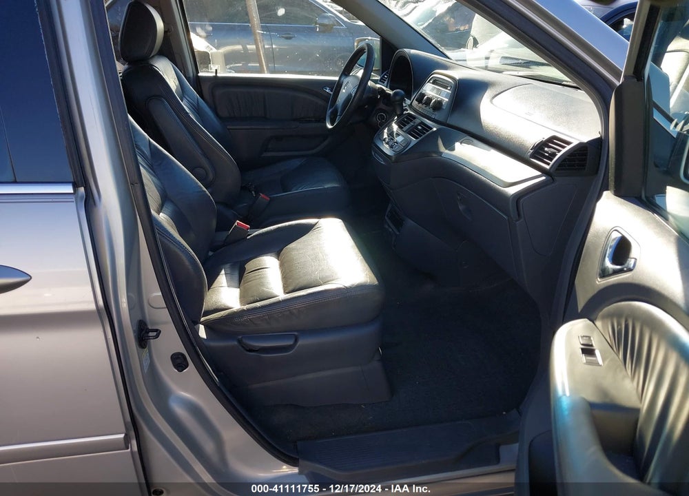 2005 HONDA ODYSSEY EX-L VIN: 5FNRL38725B103933
