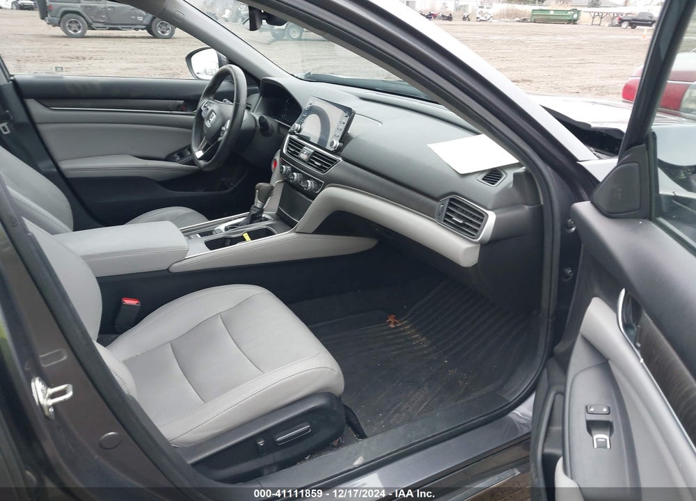 2019 HONDA ACCORD VIN: 1HGCV1F52KA165764