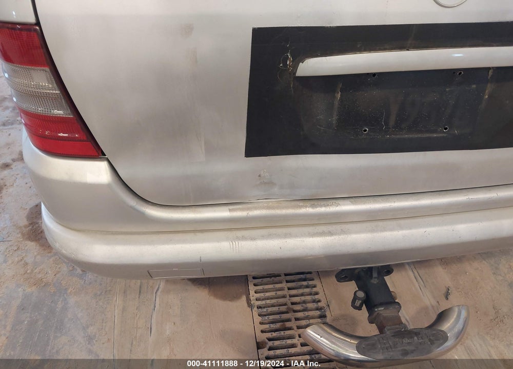 2000 MERCEDES-BENZ ML 320 VIN: 4JGAB54E5YA162306