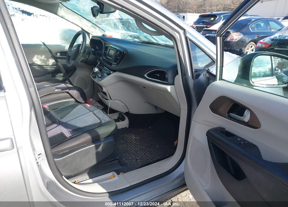 2017 CHRYSLER PACIFICA VIN: 2C4RC1CG3HR744903