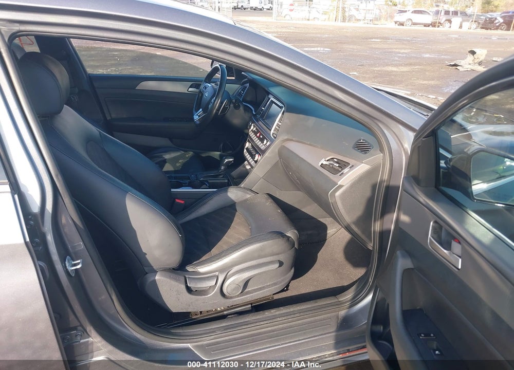 2018 HYUNDAI SONATA SPORT VIN: 5NPE34AF7JH657230