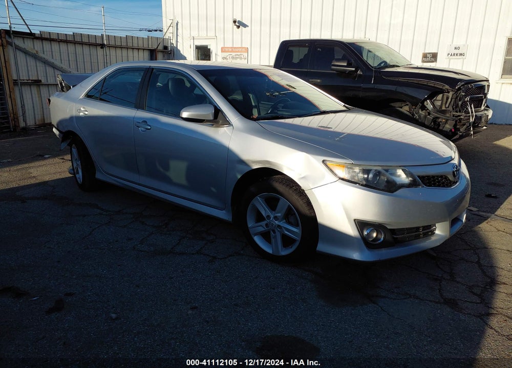 2014 TOYOTA CAMRY SE VIN: 4T1BF1FK5EU445478