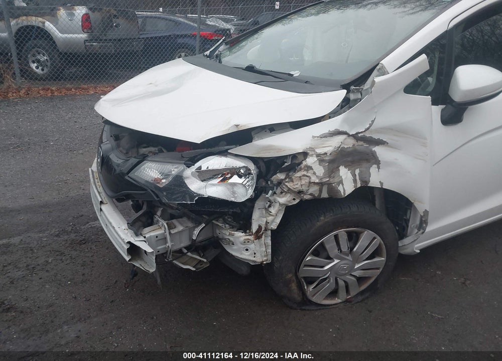 2015 HONDA FIT VIN: 3HGGK5H57FM775926