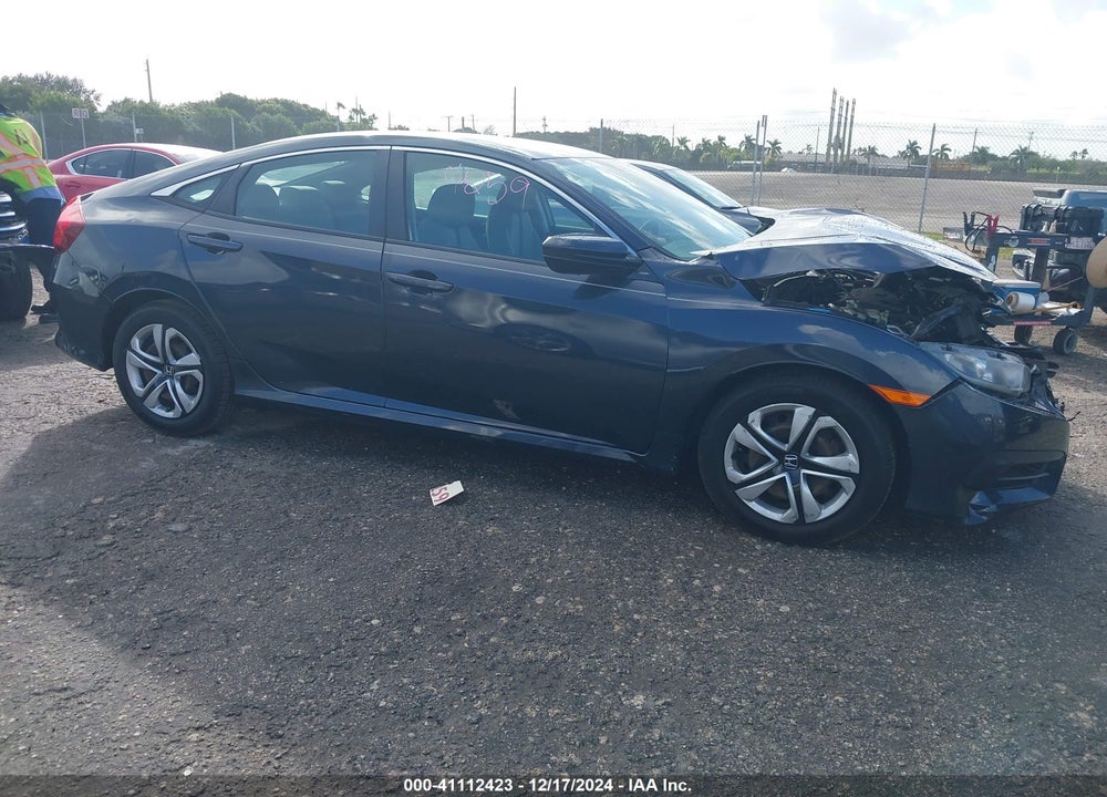 2018 HONDA CIVIC LX VIN: 19XFC2F50JE040183