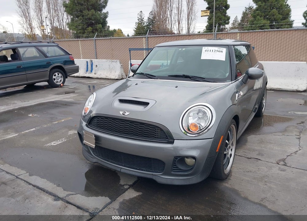2008 MINI COOPER S VIN: WMWMF73568TT89119