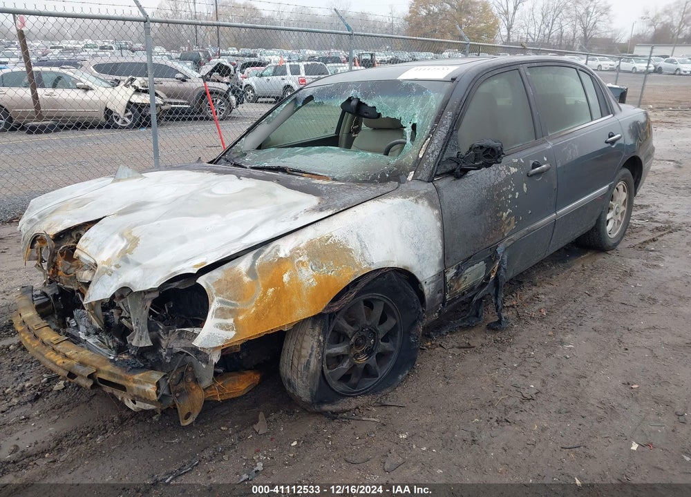 2005 KIA AMANTI VIN: KNALD124X55057899