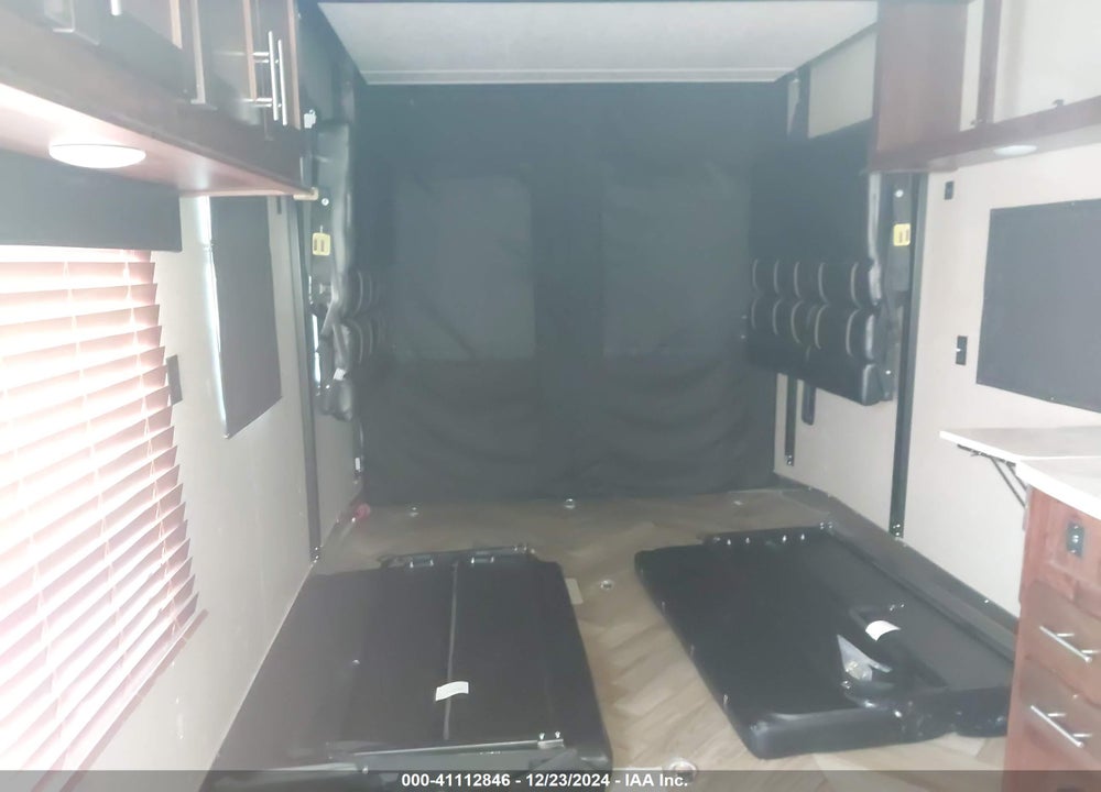 2017 FOREST RIVER VENGEANCE TRAVEL TRAILER VIN: 4X4FVGF23HY209527