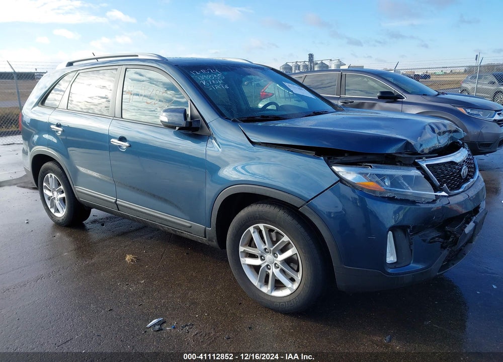 2014 KIA SORENTO LX VIN: 5XYKT3A61EG513621