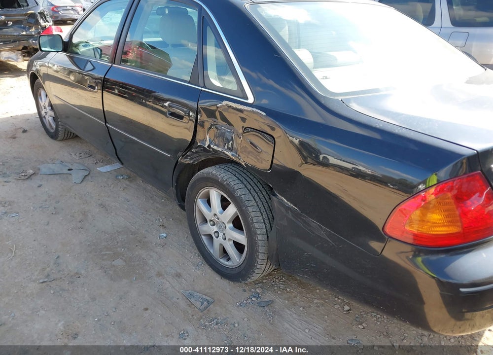 2000 TOYOTA AVALON XLS VIN: 4T1BF28B3YU092309
