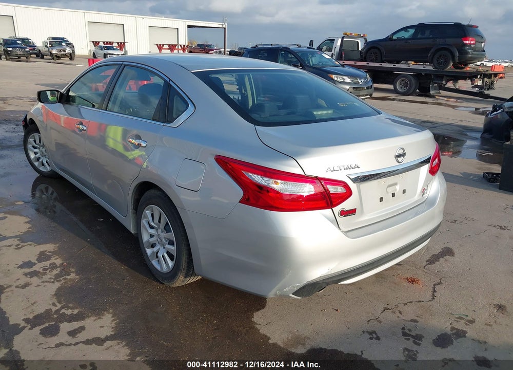 2017 NISSAN ALTIMA VIN: 1N4AL3AP5HN325952