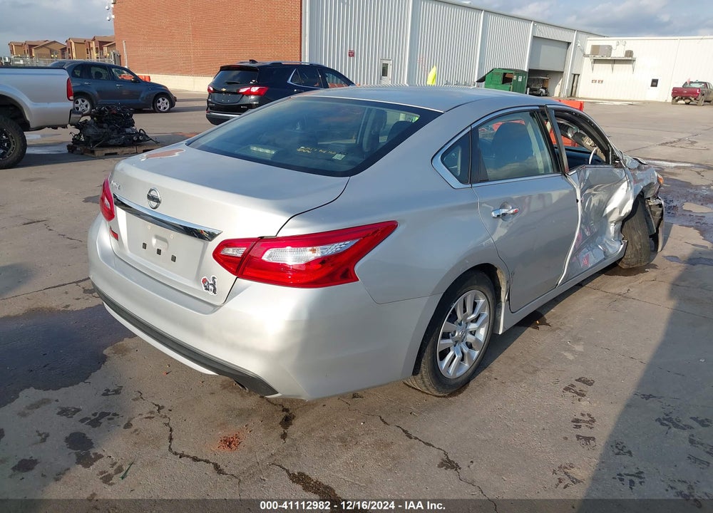 2017 NISSAN ALTIMA VIN: 1N4AL3AP5HN325952