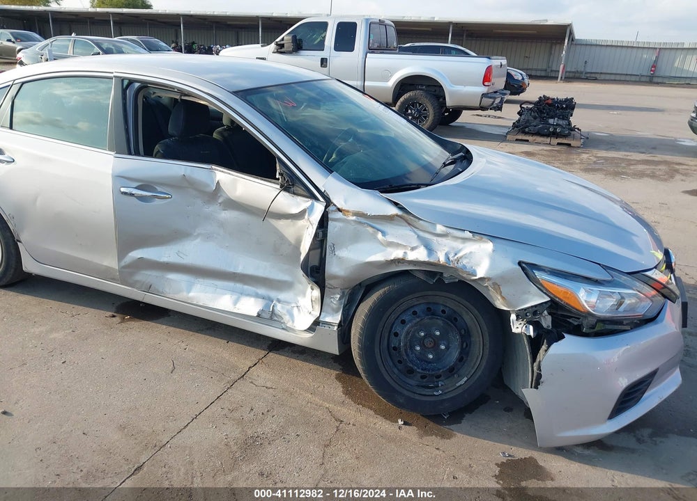 2017 NISSAN ALTIMA VIN: 1N4AL3AP5HN325952