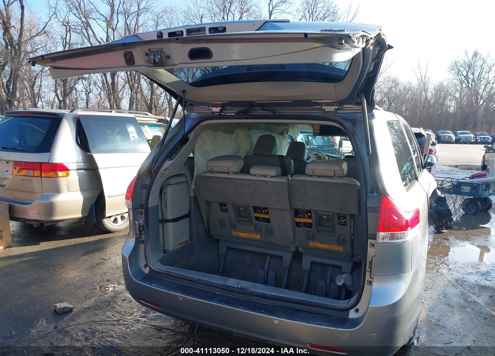 2011 TOYOTA SIENNA XLE V6 VIN: 5TDYK3DC1BS136348