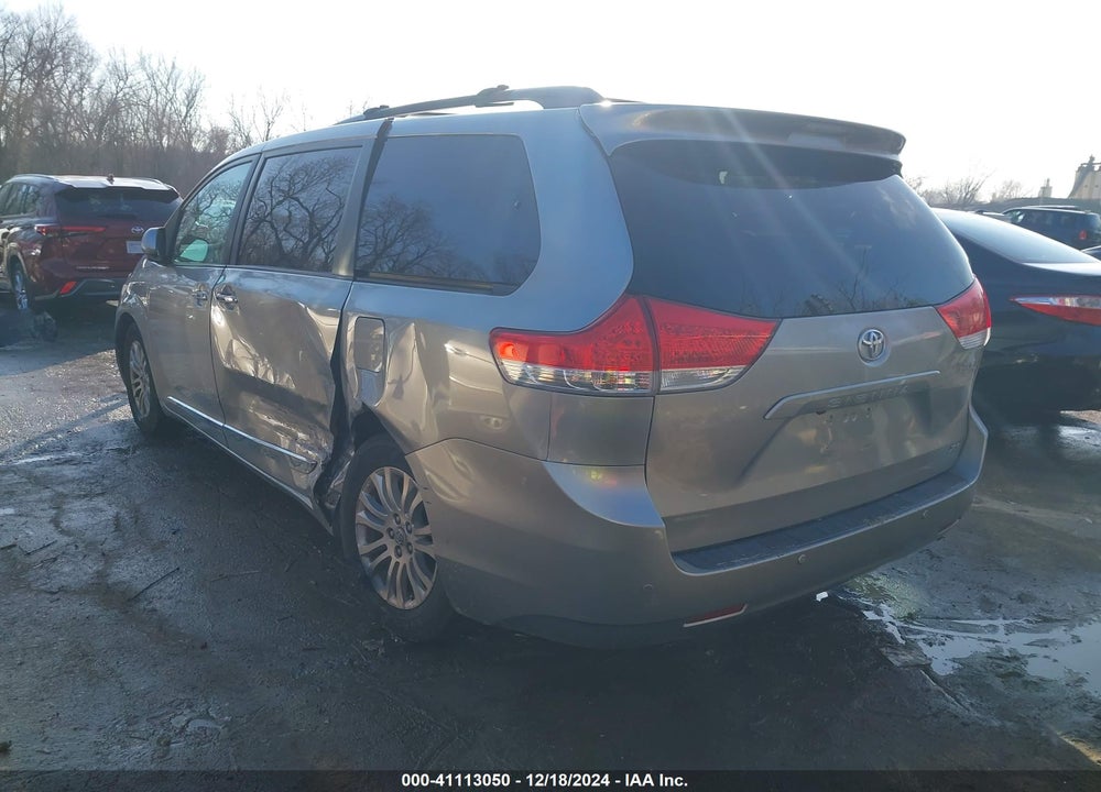 2011 TOYOTA SIENNA XLE V6 VIN: 5TDYK3DC1BS136348