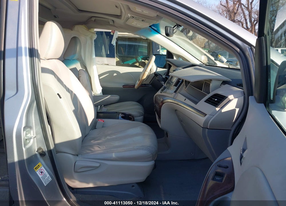2011 TOYOTA SIENNA XLE V6 VIN: 5TDYK3DC1BS136348