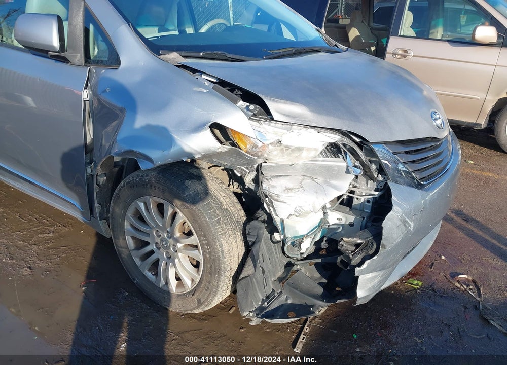 2011 TOYOTA SIENNA XLE V6 VIN: 5TDYK3DC1BS136348