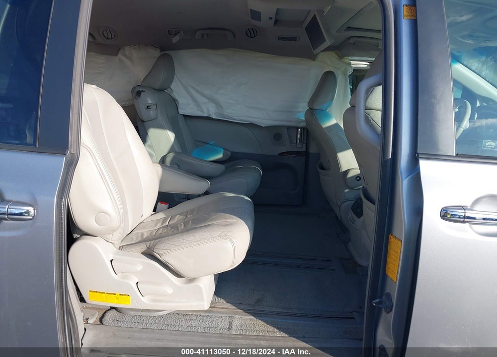2011 TOYOTA SIENNA XLE V6 VIN: 5TDYK3DC1BS136348