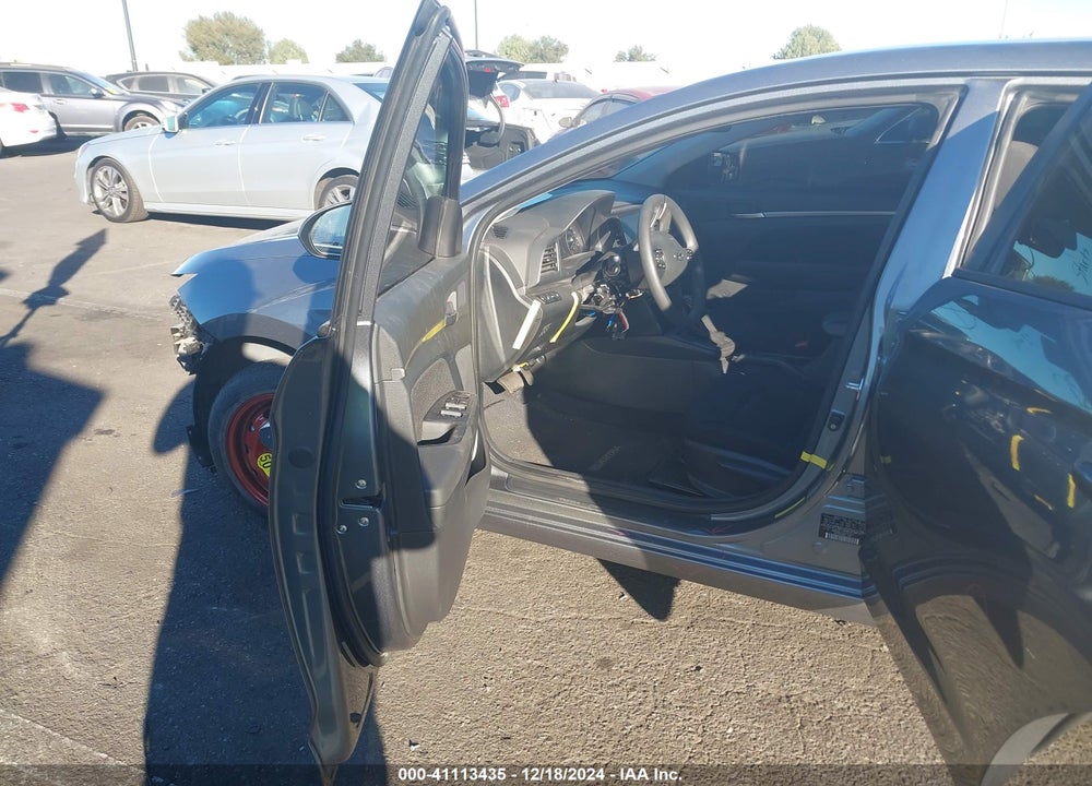 2019 HYUNDAI ELANTRA VIN: KMHD84LF3KU757225