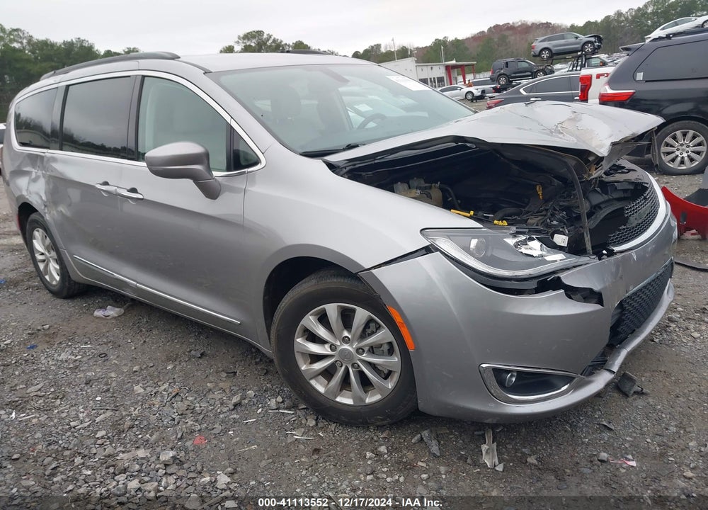 2017 CHRYSLER PACIFICA TOURING L VIN: 2C4RC1BG9HR593521