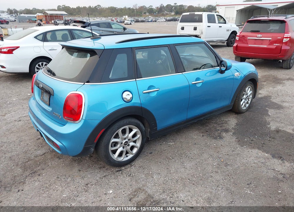 2016 MINI HARDTOP COOPER S VIN: WMWXU3C58G2D29670