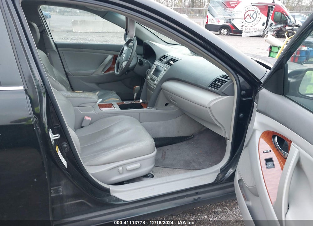 2011 TOYOTA CAMRY XLE V6 VIN: 4T1BK3EK1BU125384