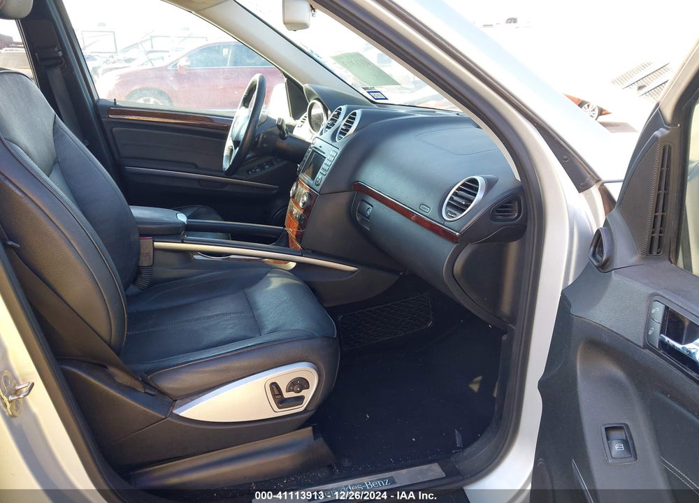 2010 MERCEDES-BENZ GL 550 4MATIC VIN: 4JGBF8GE6AA569739
