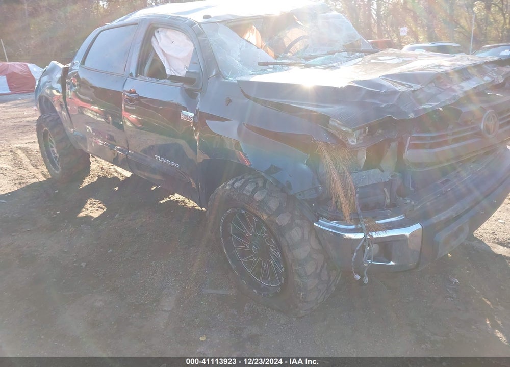 2014 TOYOTA TUNDRA SR5 5.7L V8 VIN: 5TFDW5F17EX405784