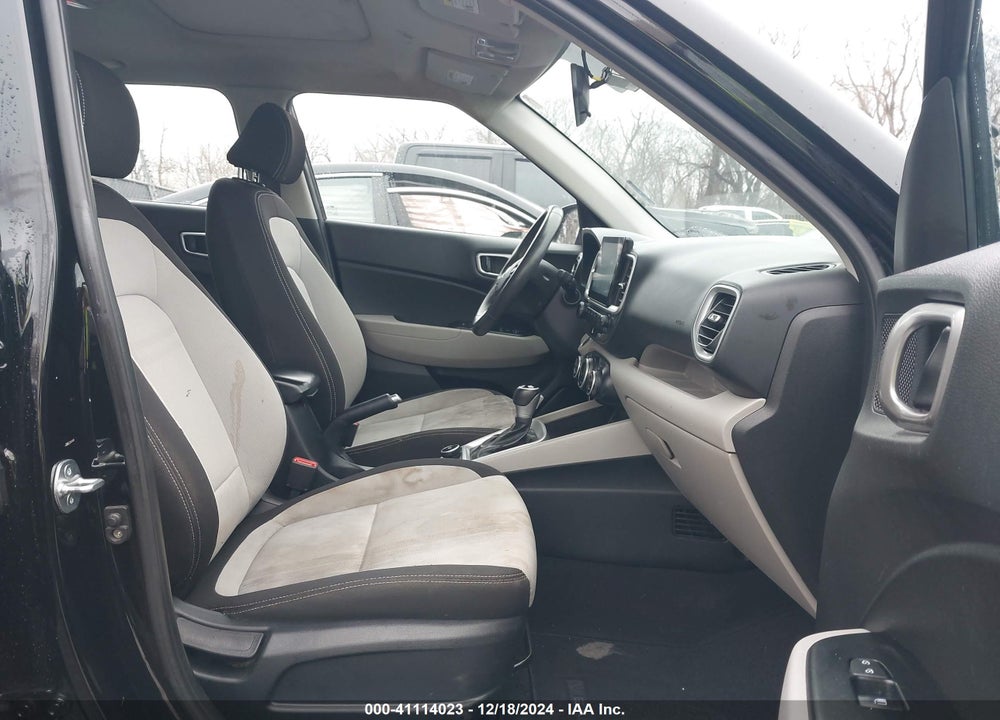 2024 HYUNDAI VENUE SEL VIN: KMHRC8A38RU284534