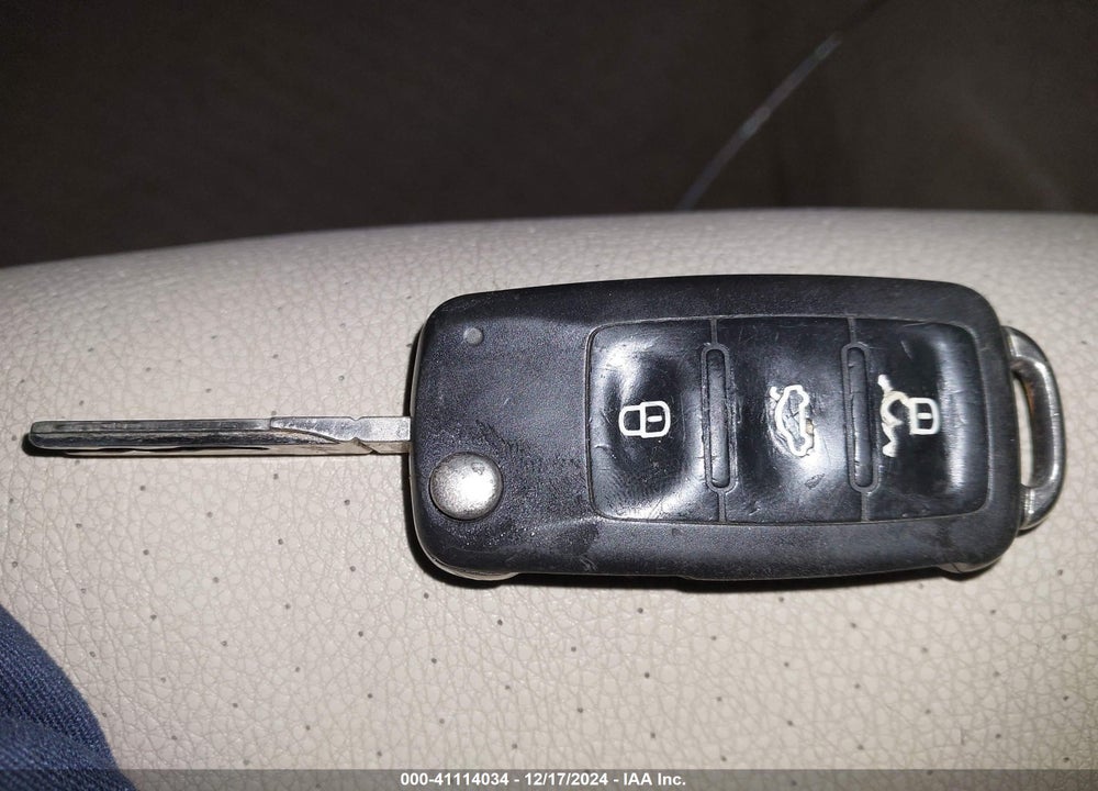 2012 VOLKSWAGEN JETTA 2.0L TDI VIN: 3VW3L7AJ9CM409388