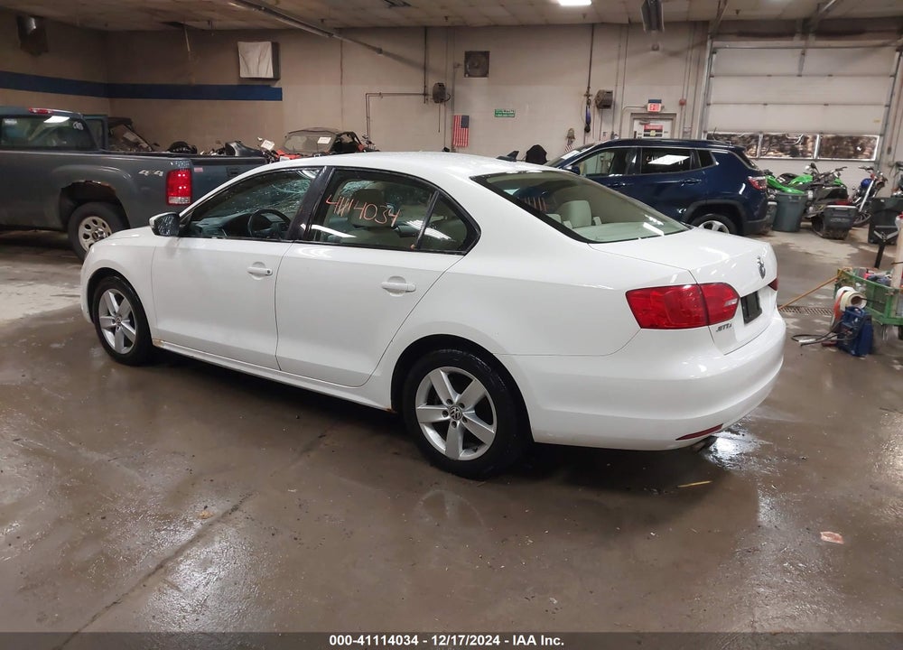 2012 VOLKSWAGEN JETTA 2.0L TDI VIN: 3VW3L7AJ9CM409388