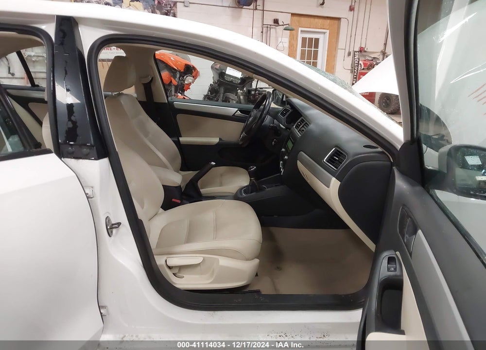 2012 VOLKSWAGEN JETTA 2.0L TDI VIN: 3VW3L7AJ9CM409388