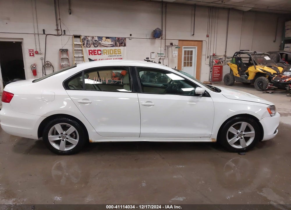 2012 VOLKSWAGEN JETTA 2.0L TDI VIN: 3VW3L7AJ9CM409388