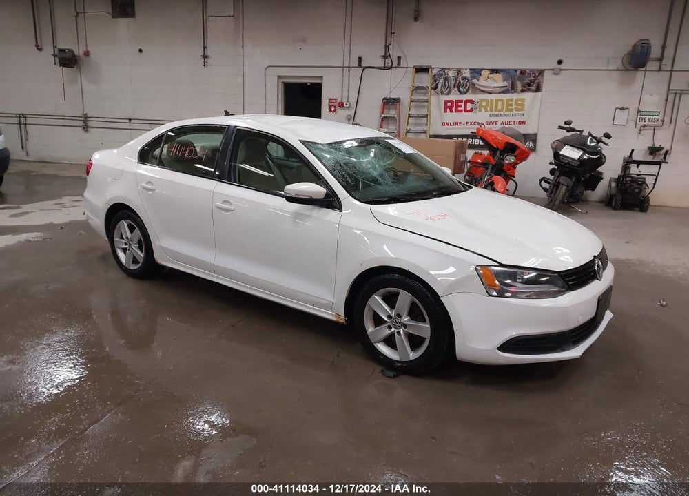 2012 VOLKSWAGEN JETTA 2.0L TDI VIN: 3VW3L7AJ9CM409388