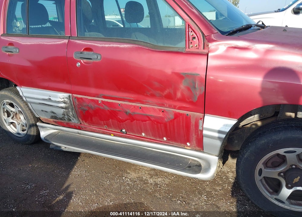 2001 CHEVROLET TRACKER HARD TOP LT VIN: 2CNBJ634916925372