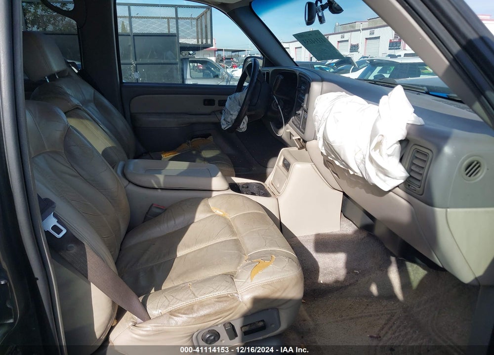 2001 CHEVROLET SUBURBAN 1500 LT VIN: 3GNEC16T01G162963
