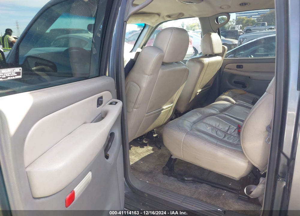 2001 CHEVROLET SUBURBAN 1500 LT VIN: 3GNEC16T01G162963