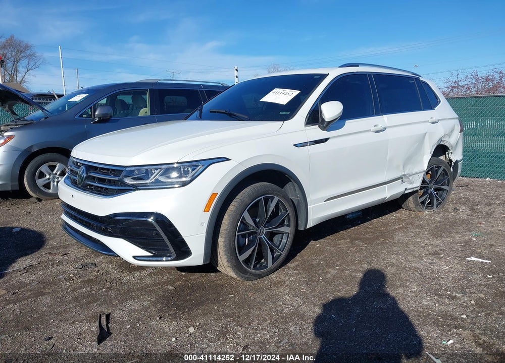 2024 VOLKSWAGEN TIGUAN 2.0T SEL R-LINE VIN: 3VV4B7AXXRM032112