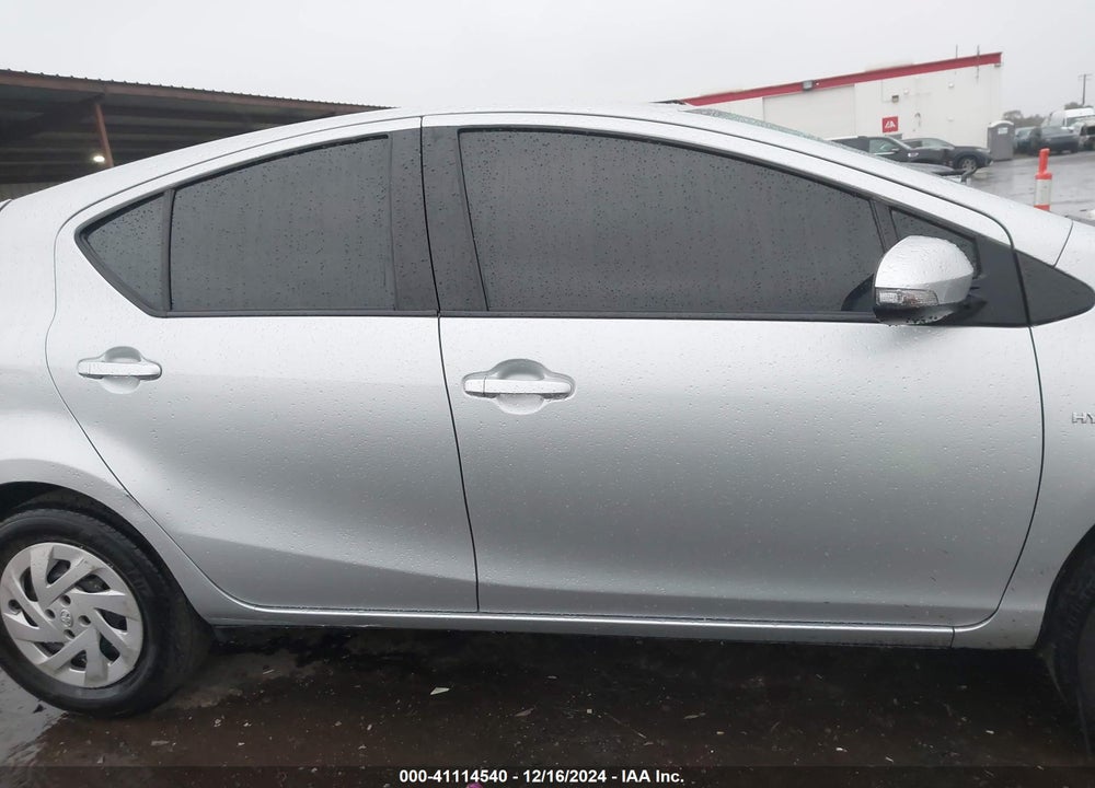 2016 TOYOTA PRIUS C TWO VIN: JTDKDTB3XG1122309