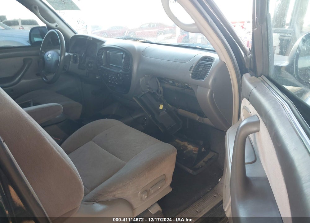 2004 TOYOTA SEQUOIA SR5 V8 VIN: 5TDZT34A64S215839