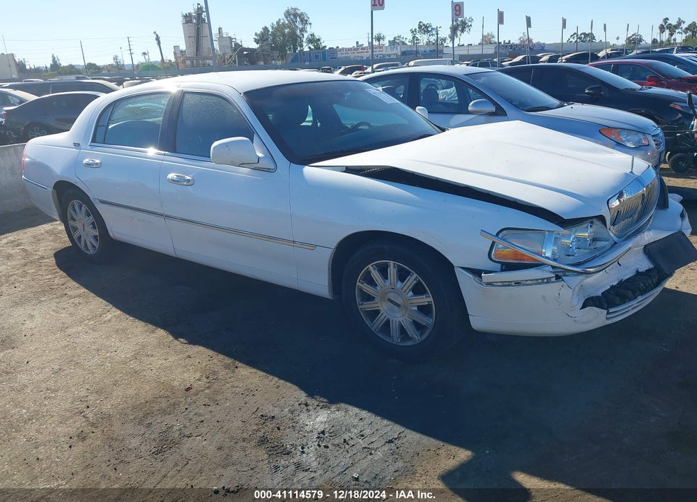 2011 LINCOLN TOWN CAR SIGNATURE LIMITED VIN: 2LNBL8CV4BX755223