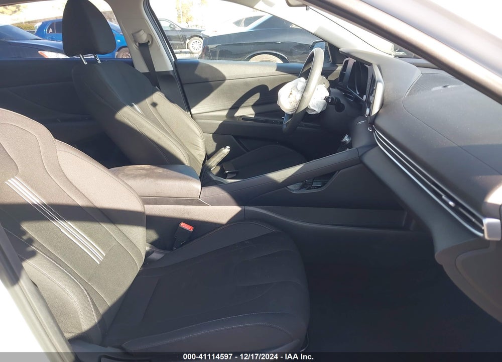 2022 HYUNDAI ELANTRA VIN: 5NPLM4AG1NH067026