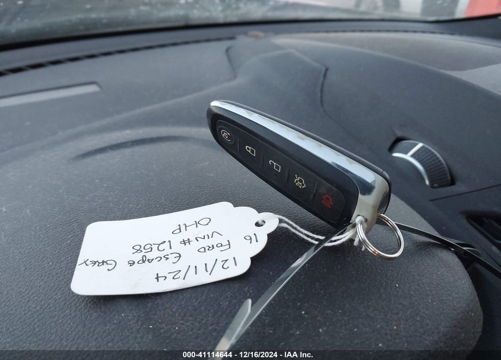 2017 FORD ESCAPE VIN: 1FMCU0J96HUB91258