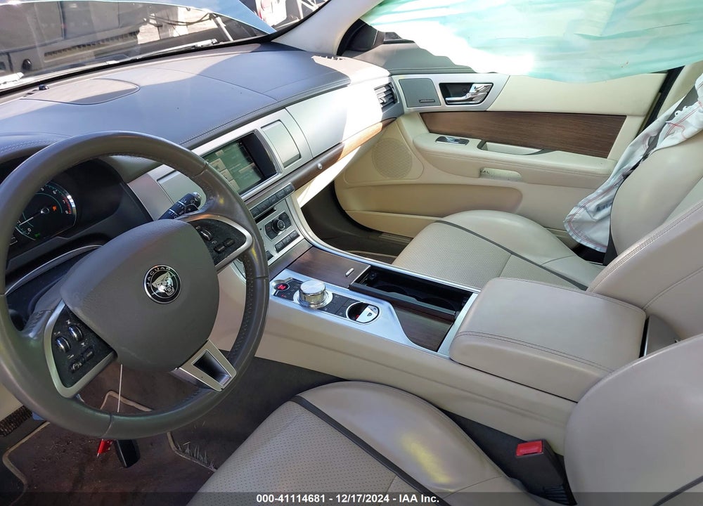 2014 JAGUAR XF V6 SC VIN: SAJWJ0EF3E8U12735