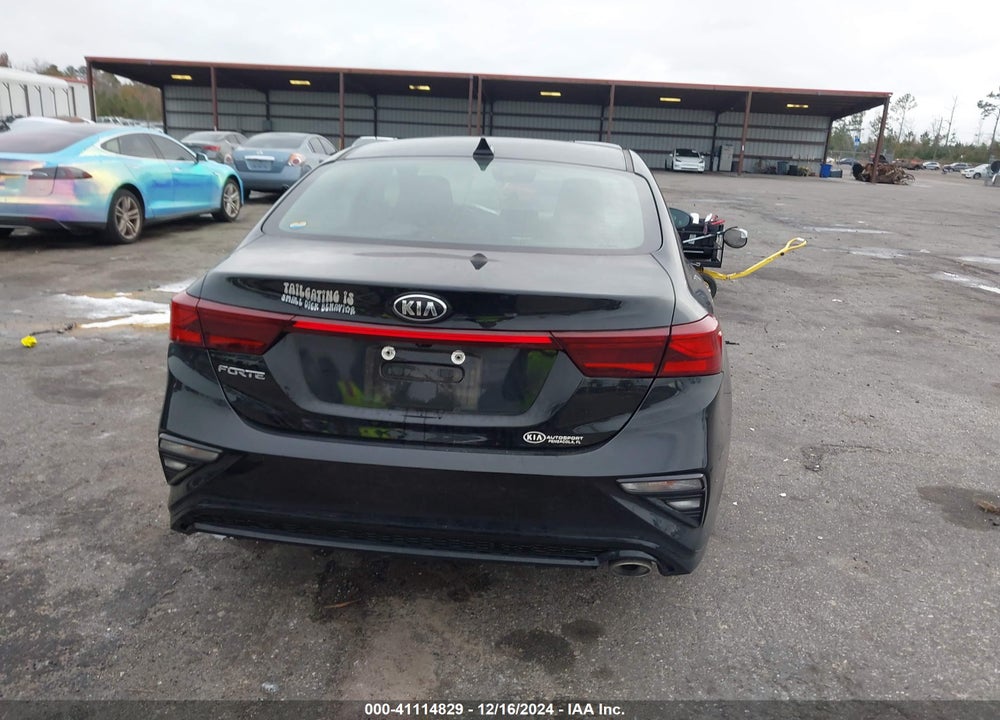 2021 KIA FORTE VIN: 3KPF24AD8ME381333