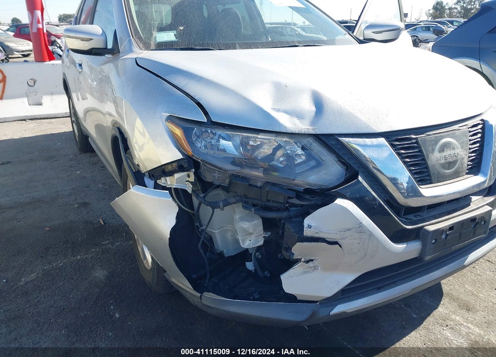 2017 NISSAN ROGUE SV VIN: KNMAT2MT8HP573212