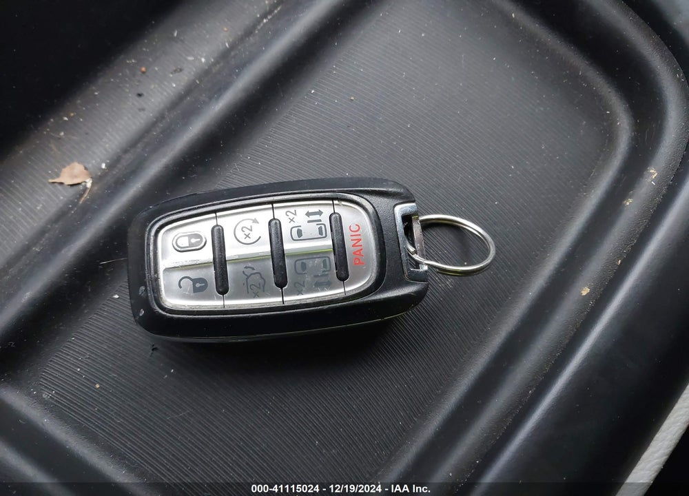 2019 CHRYSLER PACIFICA TOURING PLUS VIN: 2C4RC1FG2KR652815