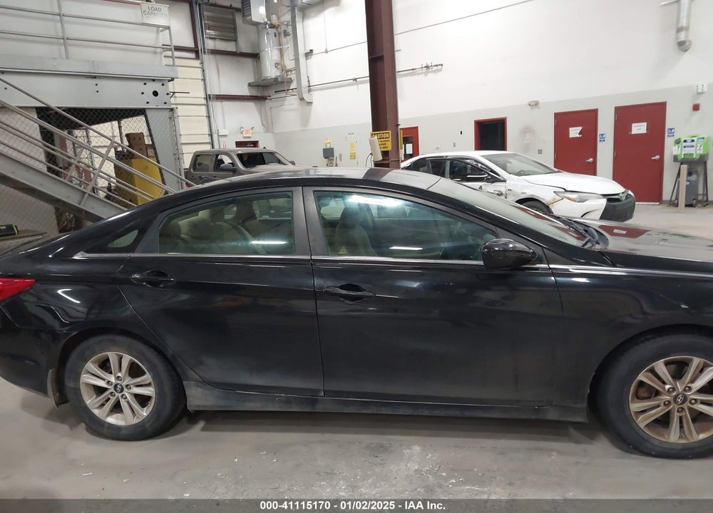 2013 HYUNDAI SONATA GLS VIN: 5NPEB4AC5DH682642