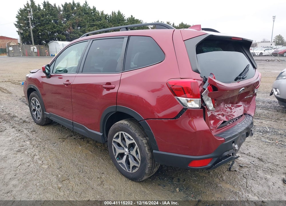2021 SUBARU FORESTER PREMIUM VIN: JF2SKAJC7MH592331