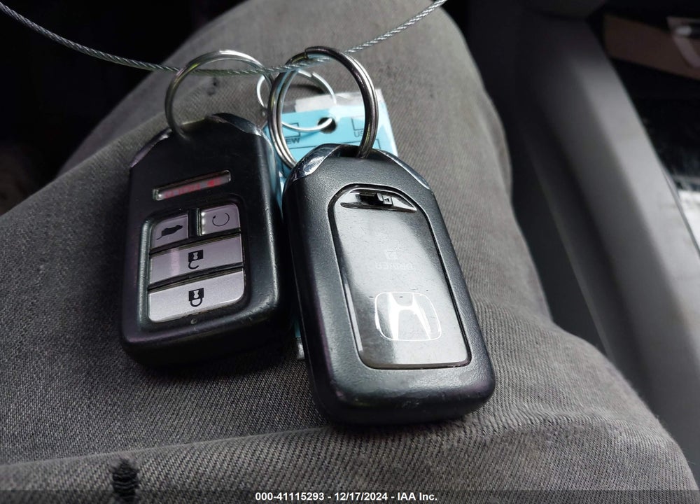 2017 HONDA PILOT TOURING VIN: 5FNYF6H90HB015571